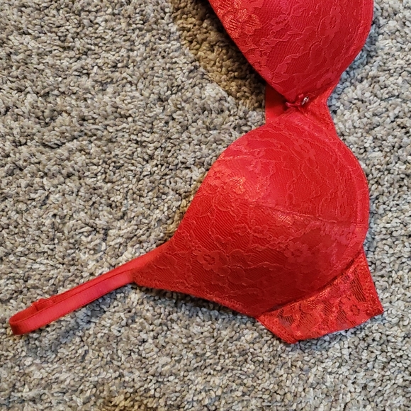 Victoria's Secret Bra - Picture 3 of 6